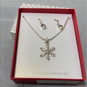 Necklace & earrings set